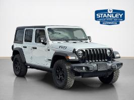 2021 Jeep Wrangler with Bright White Clearcoat Exterior
