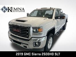2019 GMC Sierra 2500HD with Summit White Exterior