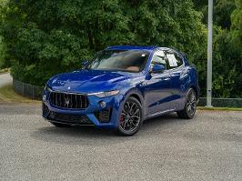 2022 Maserati Levante with Blu Emozione Metallic Exterior