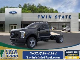 2026 Ford Super Duty F-550 DRW with Agate Black Metallic Exterior