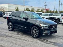 2023 Volvo XC60 with Onyx Black Metallic Exterior