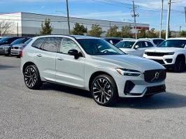 2026 Volvo XC60 with Vapour Gray Metallic Exterior