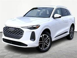 2025 Audi Q5 with Glacier White Metallic Exterior