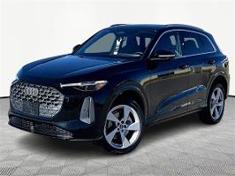 2025 Audi Q5 with Mythos Black Metallic Exterior