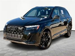 2025 Audi Q7 with Mythos Black Metallic Exterior
