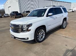 2019 Chevrolet Tahoe with Summit White Exterior
