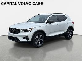 2026 Volvo XC40 with Crystal White Exterior