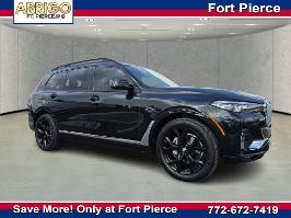 2022 BMW X7 with Black Sapphire Metallic Exterior