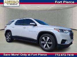 2018 Chevrolet Traverse with Iridescent Pearl Tricoat Exterior