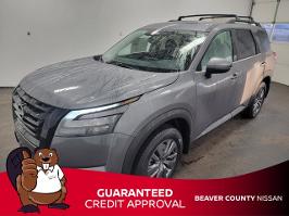 2025 Nissan Pathfinder with Gun Metallic Exterior