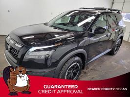 2025 Nissan Pathfinder with Super Black Exterior