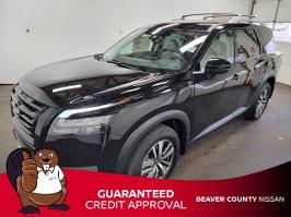 2025 Nissan Pathfinder with Super Black Exterior