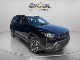 2026 Jeep Cherokee with Diamond Black Crystal Pearlcoat Exterior