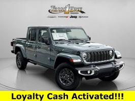 2025 Jeep Gladiator with Anvil Clearcoat Exterior