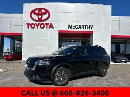 2024 Nissan Pathfinder with Super Black Exterior