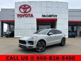 2020 Porsche Macan with Carrara White Metallic Exterior