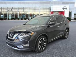 2018 Nissan Rogue with Magnetic Black Exterior