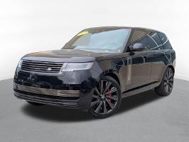 2024 Land Rover Range Rover with Santorini Black Metallic Exterior