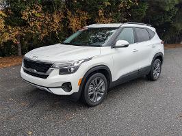 2023 Kia Seltos with Steel Gray Exterior