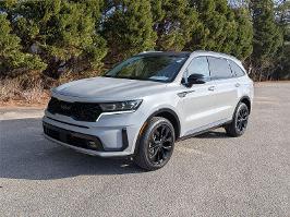 2022 Kia Sorento with Wolf Gray Exterior