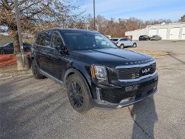 2022 Kia Telluride with Gravity Grey Exterior