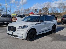 2023 Lincoln Aviator with Pristine White Metallic Tri-Coat Exterior