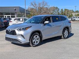 2021 Toyota Highlander with Celestial Silver Metallic Exterior