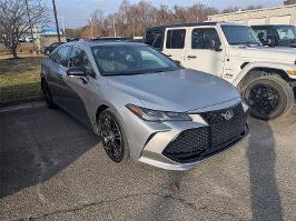 2019 Toyota Avalon with CELESTIAL SILVER METALLIC Exterior