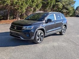 2023 Volkswagen Taos with DEEP BLACK PEARL Exterior