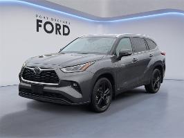 2021 Toyota Highlander with Magnetic Gray Metallic Exterior