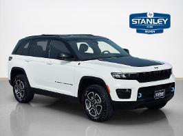 2022 Jeep Grand Cherokee 4Xe with Bright White Clearcoat Exterior