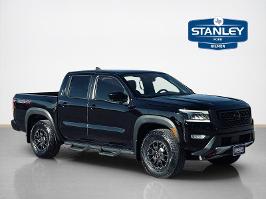 2023 Nissan Frontier with super black Exterior