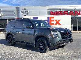 2026 Nissan Armada with Alpine Metallic/Super Blk Exterior