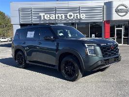 2026 Nissan Armada with Alpine Metallic/Super Blk Exterior