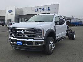 2026 Ford Super Duty F-550 DRW with Oxford White Exterior