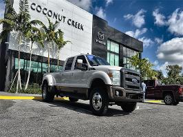 2016 Ford Super Duty F-350 DRW with White Platinum Metallic Tri-Coat Exterior