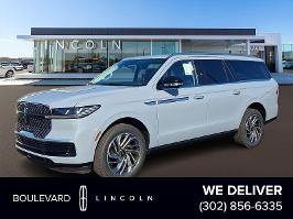 2025 Lincoln Navigator L with Gray Mist Metallic Tri-Coat Exterior