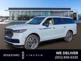 2025 Lincoln Navigator L with Gray Mist Metallic Tri-Coat Exterior