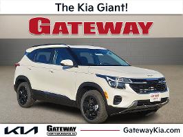 2026 Kia Seltos with Snow White Pearl Exterior