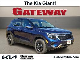 2026 Kia Seltos with Dark Ocean Blue Exterior