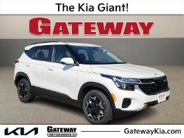 2026 Kia Seltos with Snow White Pearl Exterior