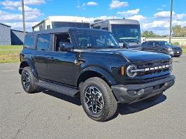 2025 Ford Bronco with Shadow Black Exterior