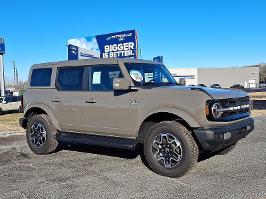 2025 Ford Bronco with T9 Marsh Gray Exterior