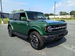 2025 Ford Bronco with Eruption Green Exterior