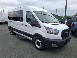 2025 Ford Transit Passenger Wagon with Oxford White Exterior