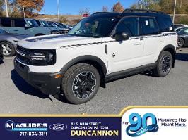 2025 Ford Bronco Sport with Oxford White Exterior