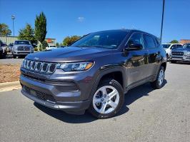 2023 Jeep Compass with Granite Crystal Metallic Clearcoat Exterior
