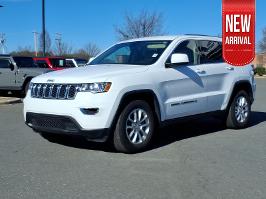 2022 Jeep Grand Cherokee WK with Bright White Clearcoat Exterior
