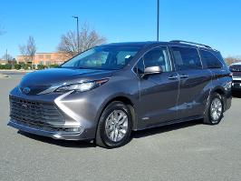 2021 Toyota Sienna with Predawn Gray Mica Exterior
