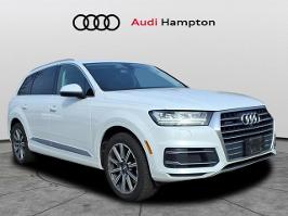 2019 Audi Q7 with Glacier White Metallic Exterior